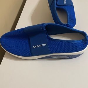 Fashion walking shoes